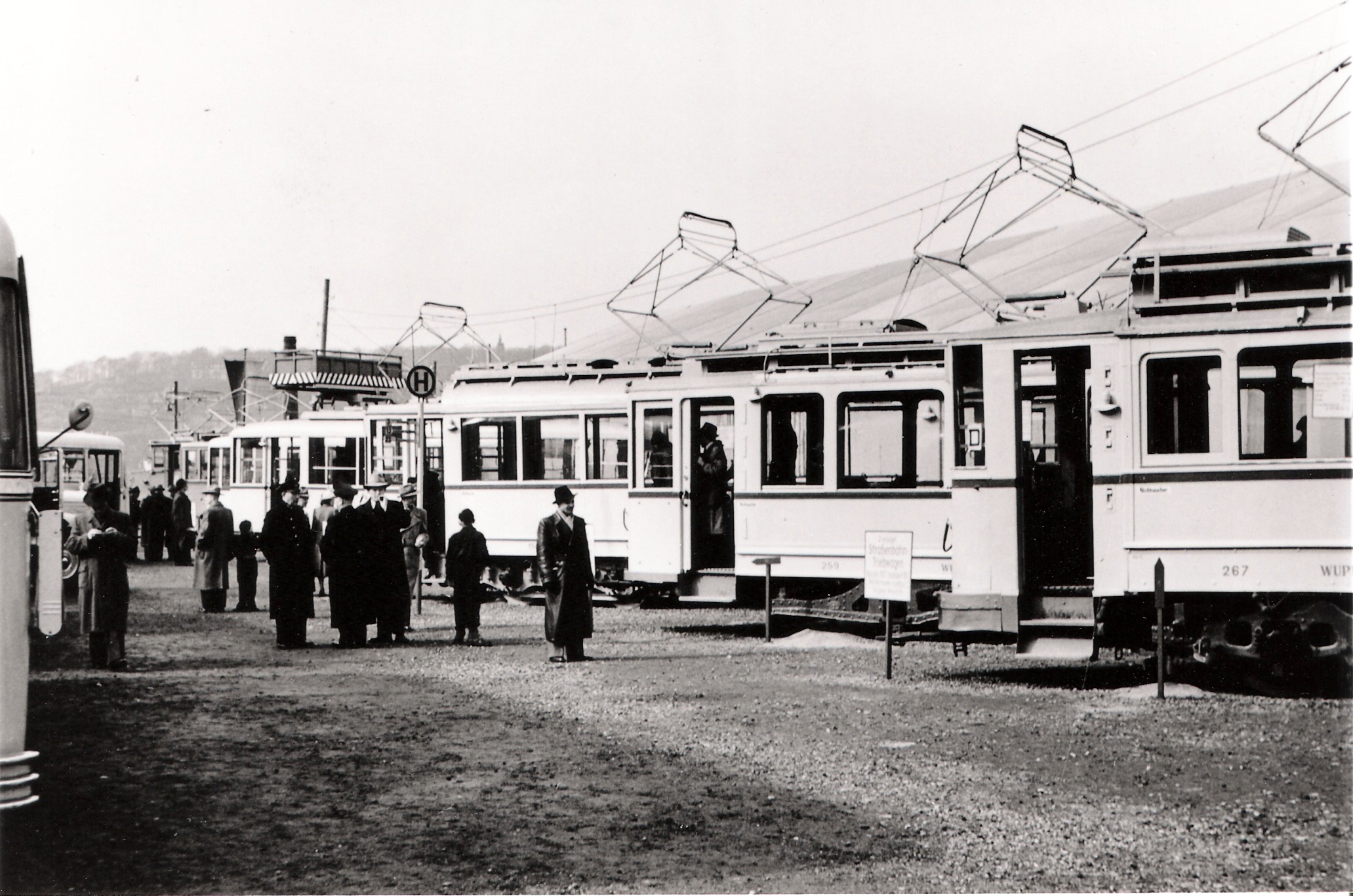 Featured image for “KW09/2026 – Wuppertal: Zum 50. Geburtstag eine Ausstellung”